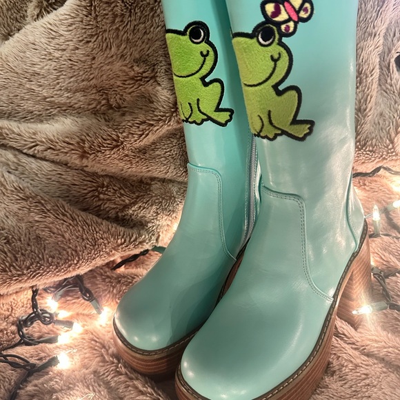 Dolls Kill x dELiA*s Collab Hop Along Vegan Leather Knee High Platform Boots - Picture 3 of 7